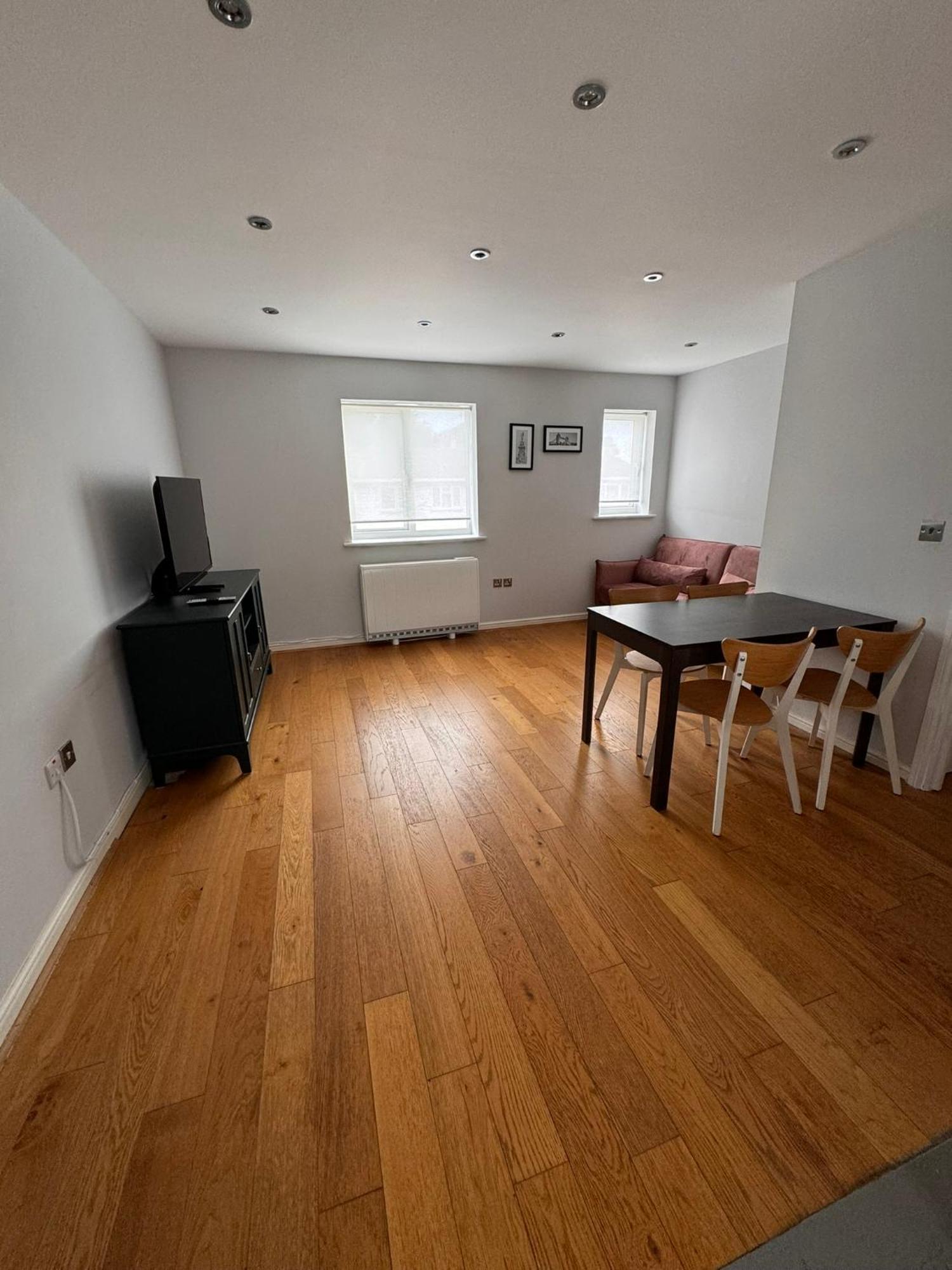 2-Bedroom Flat Walking Distance To Excel London - Perfect Location! 외부 사진