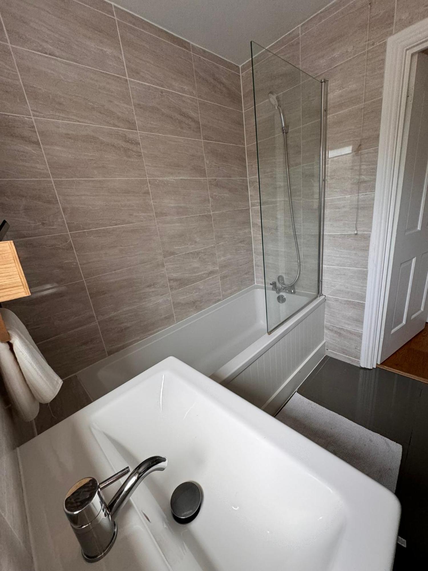 2-Bedroom Flat Walking Distance To Excel London - Perfect Location! 외부 사진